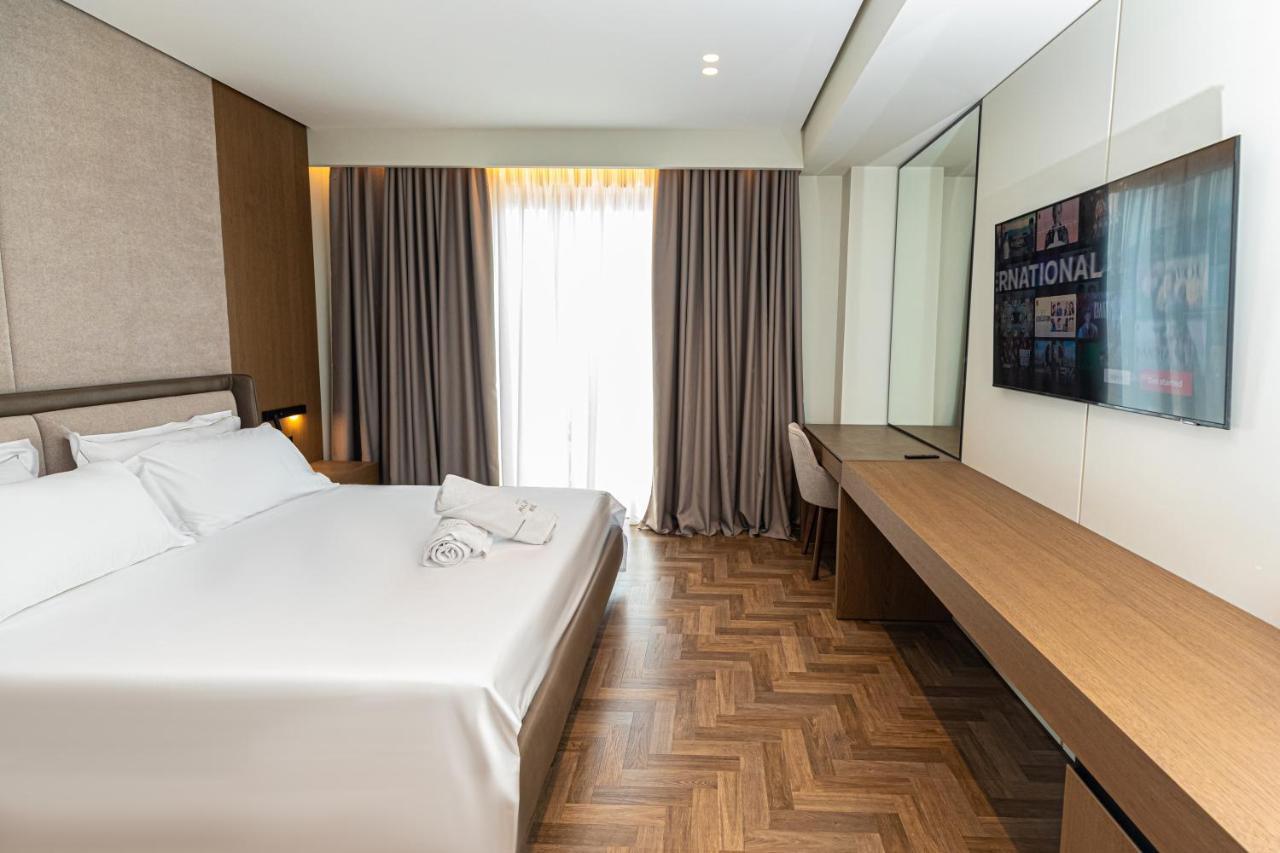 Mazarine Hotel, Vlore, Albania Radhimë Eksteriør billede